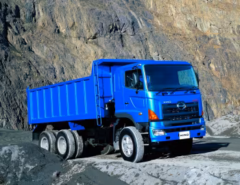 Hino 700