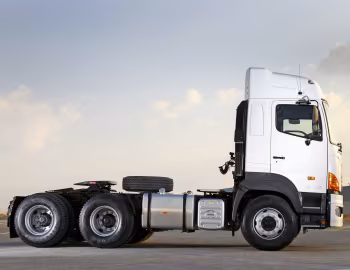 Hino 700 2845 Tractor '2009–pr.
