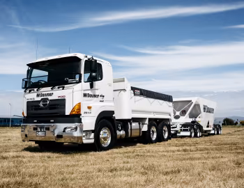 Hino 700 2848 dump truck [New Zealand] '2003–????