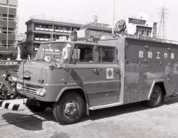 Nissan C80 '1966–76