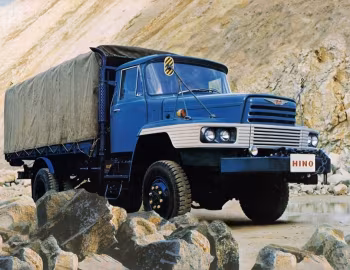 Hino WA flatbed truck '1975–????