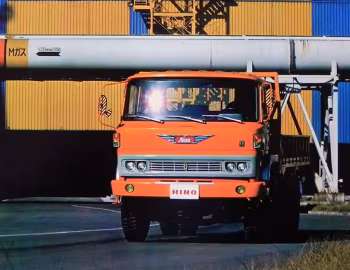 Hino KB flatbed truck '1973–80