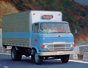 Hino Ranger KM300 delivery truck '11.1967–68