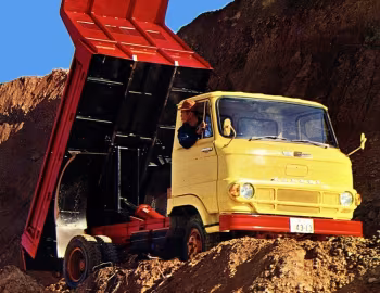Hino Ranger KM320D dump truck '11.1967–68