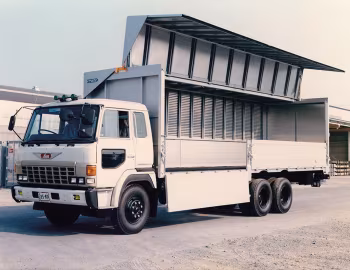 Hino Super Dolphin FR beverage truck '1985–90