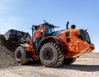 Hitachi ZW220-7 '2021–pr.