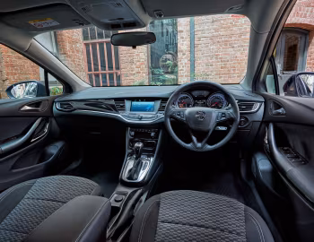 Painel frontal Holden Astra '2016–20