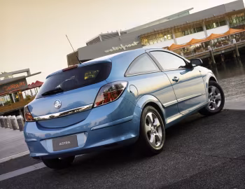 Holden Astra CDX 3-door (AH) '2005–07