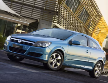 Holden Astra CDX 3-door (AH) '2005–07