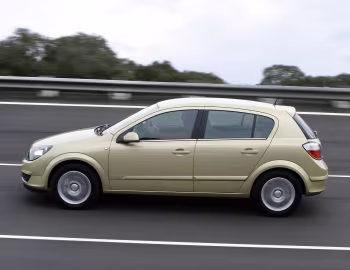 Holden Astra CDX 5-door (AH) '2004–07