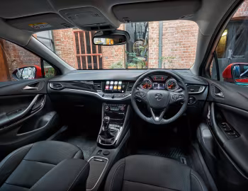 Передня панель Holden Astra RSV '2016–20