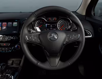 Передня панель Holden Astra Sedan (BL) '2017–19