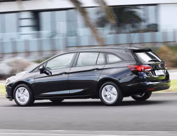 Holden Astra Sportwagon '2017–19