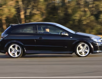 Holden Astra SRi Turbo 3-door (AH) '2007–09