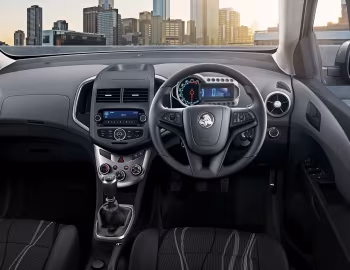 Передня панель Holden Barina (TM) '2011–16