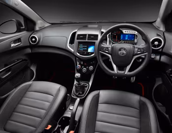 Painel frontal Holden Barina RS (TM) '2013–16