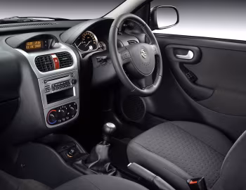 Інтер'єр Holden Barina 3-door (XC) '2003–05