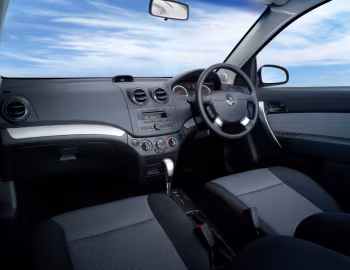 Інтер'єр Holden Barina 5-door (TK) '2008–11
