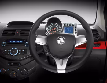Painel frontal Holden Barina Spark (MJ) '10.2010–12