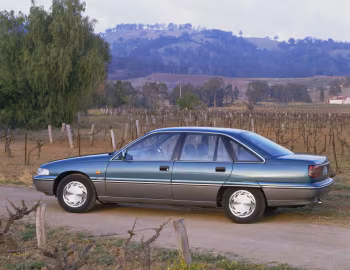 Holden Calais (VP) '10.1991–07.1993