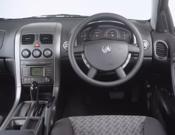 Передня панель Holden Commodore Executive (VY) '2002–04