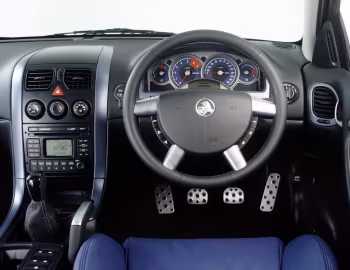Передня панель Holden Commodore SS (VY) '2002–04