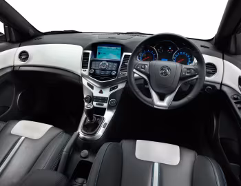 Painel frontal Holden Cruze CDX Hatchback (JH) '09.2011–04.2013