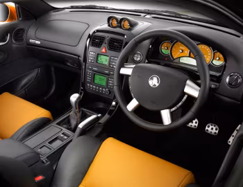 Передня панель Holden Monaro CV8-Z (VZ) '2005