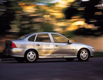 Holden Vectra CD Sedan (JR II) '1999–2003