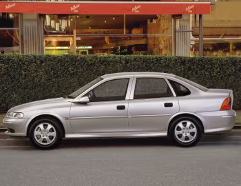 Holden Vectra Equipe Sedan (JS II) '2001–02