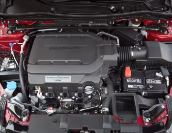 Sob o capô 2013–15 Honda Accord EX-L V6 Coupe (CT2) '2012–15