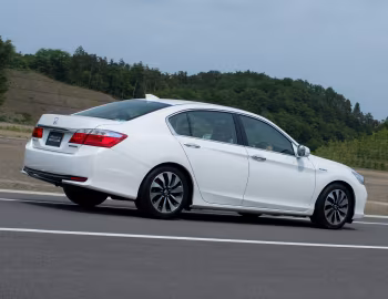 Honda Accord Hybrid [Japan] (CR6) '06.2013–04.2016