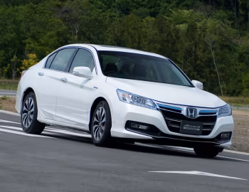 Honda Accord Hybrid [Japan] (CR6) '06.2013–04.2016