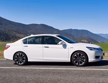 Honda Accord Sport Hybrid [Australia] (CR6) '2015–16