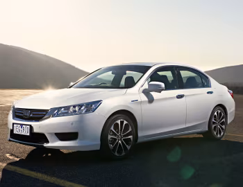 Honda Accord Sport Hybrid [Australia] (CR6) '2015–16