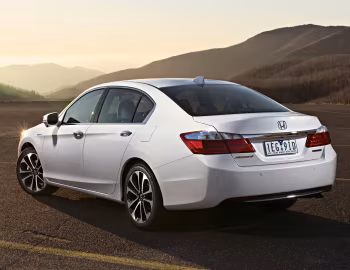 Honda Accord Sport Hybrid [Australia] (CR6) '2015–16