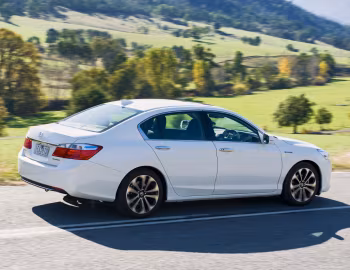 Honda Accord Sport Hybrid [Australia] (CR6) '2015–16