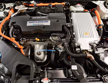 Sob o capô Honda Accord Sport Hybrid [Australia] (CR6) '2015–16