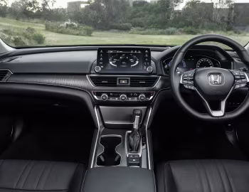 Painel frontal Honda Accord VTi-LX 2.0L Hybrid [Australia] (CV) '2019–24