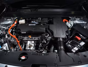 Sob o capô Honda Accord VTi-LX 2.0L Hybrid [Australia] (CV) '2019–24