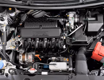 Sob o capô Honda Ballade '2014–20