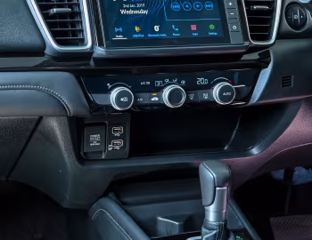 Interior Honda Ballade [South Africa] '2020–23