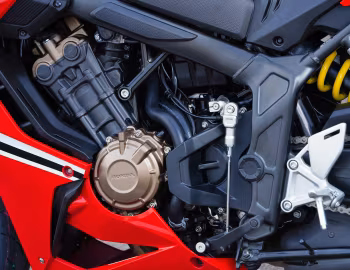 Sob o capô Honda CBR650R '2019–pr.