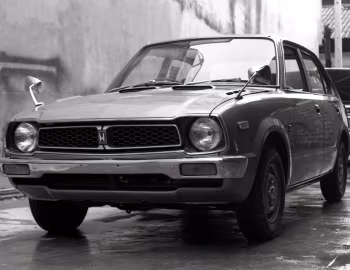 Honda Civic 4-door 1500 Deluxe [Japan] '12.1973–07.1975