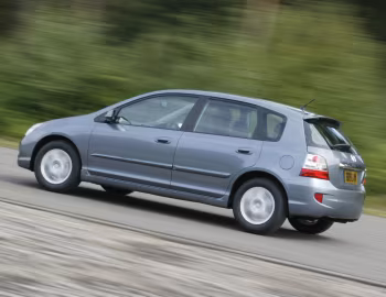 Honda Civic 5-door [UK-spec] (EU) '2003–05