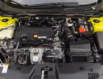 Sob o capô 2019–20 Honda Civic Sport Coupe [North America] (FC) '2018–20