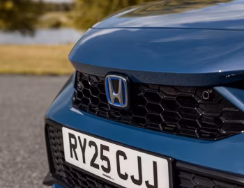 Honda Civic e:HEV [UK-spec] '2025–pr.