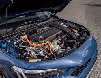 Sob o capô Honda Civic e:HEV [UK-spec] '2025–pr.