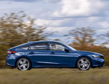 Honda Civic e:HEV [UK-spec] '2025–pr.