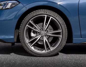 Honda Civic e:HEV [UK-spec] '2025–pr.